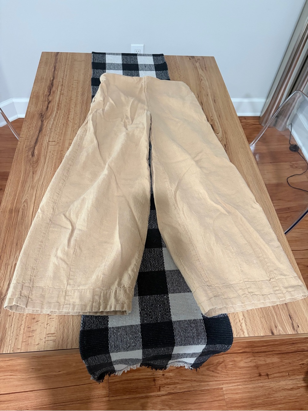 Women’s Wide-Leg linen Pants in Beige - Picture 1 of 11